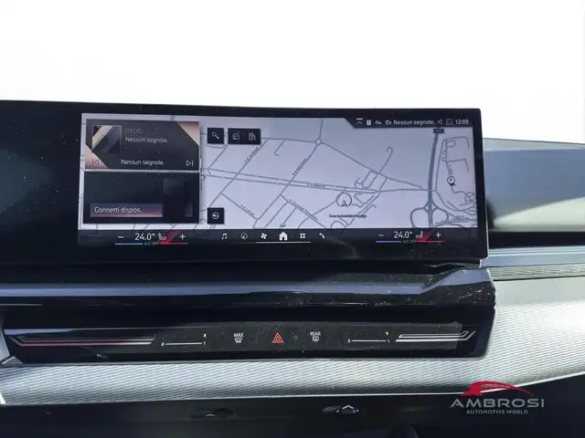 BMW 5 Series view 17
