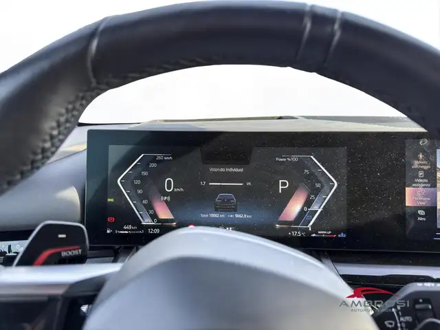 BMW 5 Series view 13