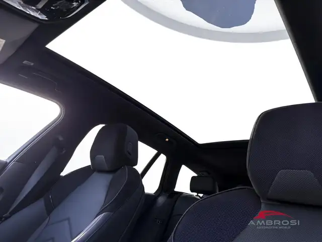 BMW 5 Series view 20