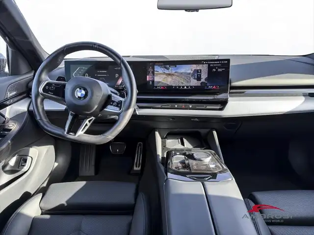 BMW 5 Series view 15