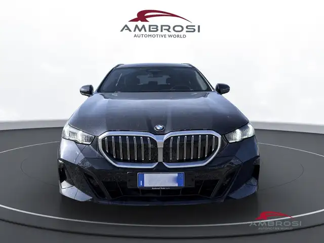 BMW 5 Series view 7