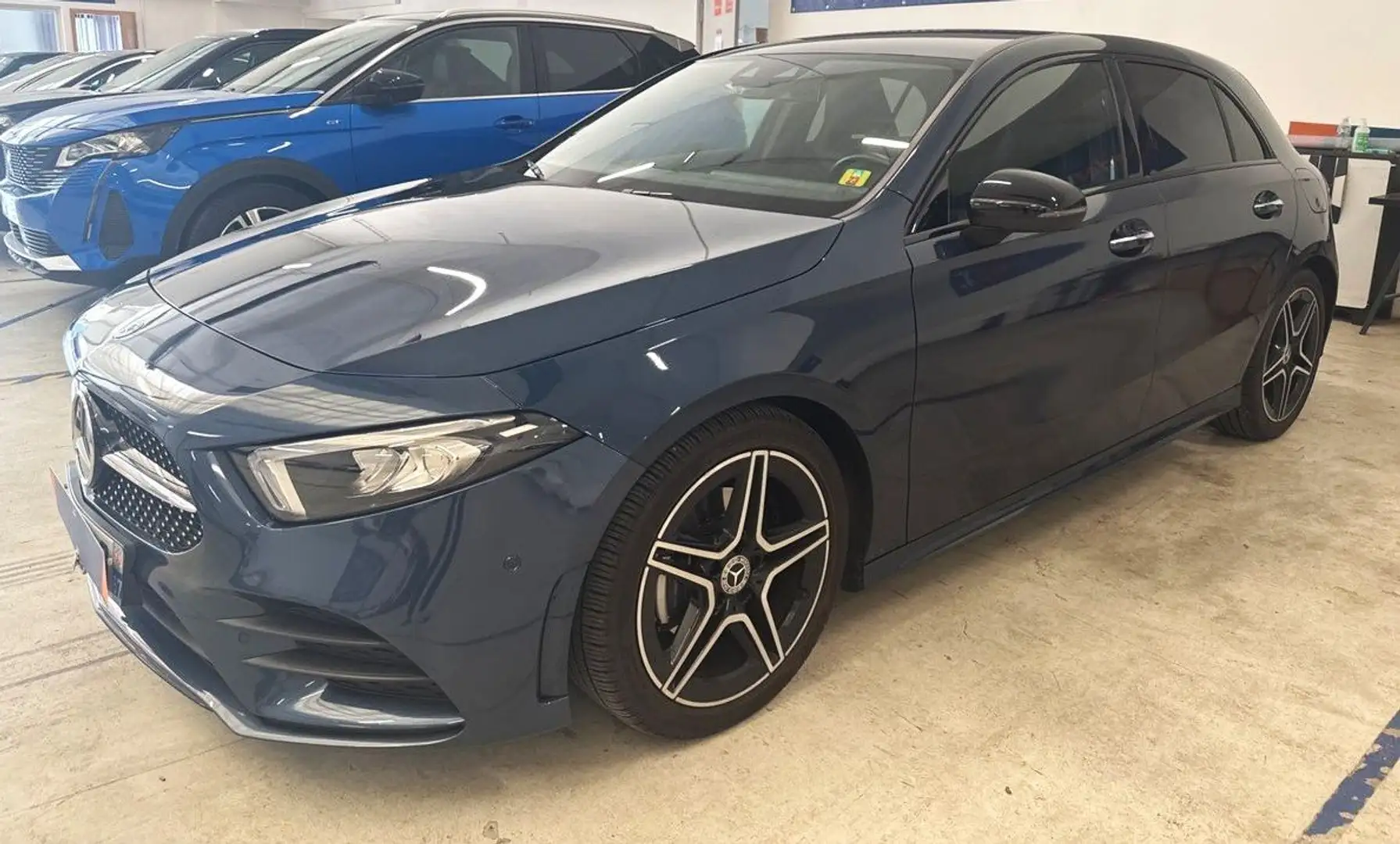 Mercedes-Benz A 180 A 180 d Premium Night edition auto - 1