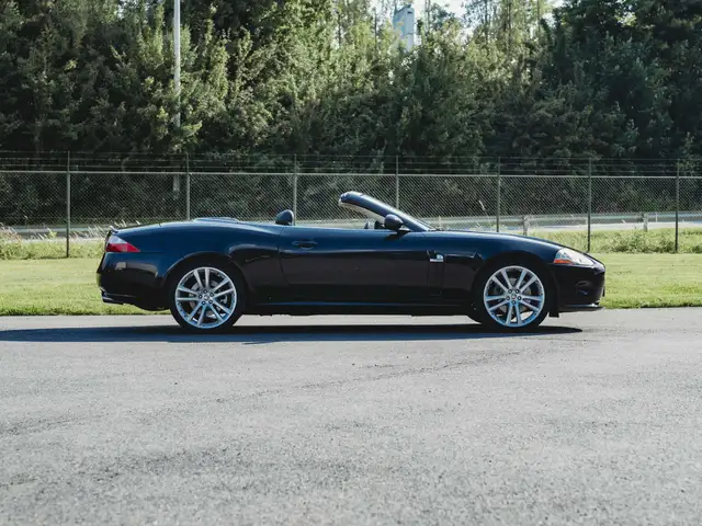 Jaguar XK view 16