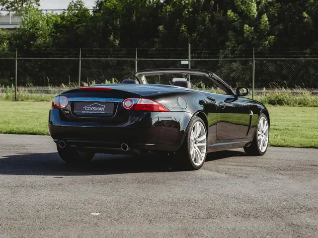 Jaguar XK view 9