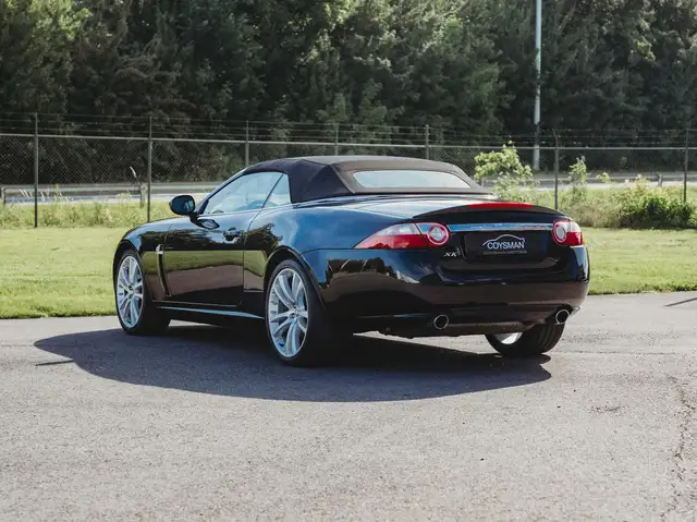Jaguar XK view 11