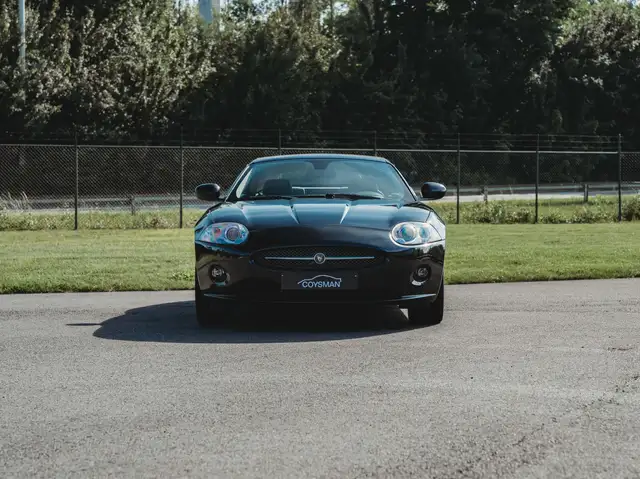 Jaguar XK view 8