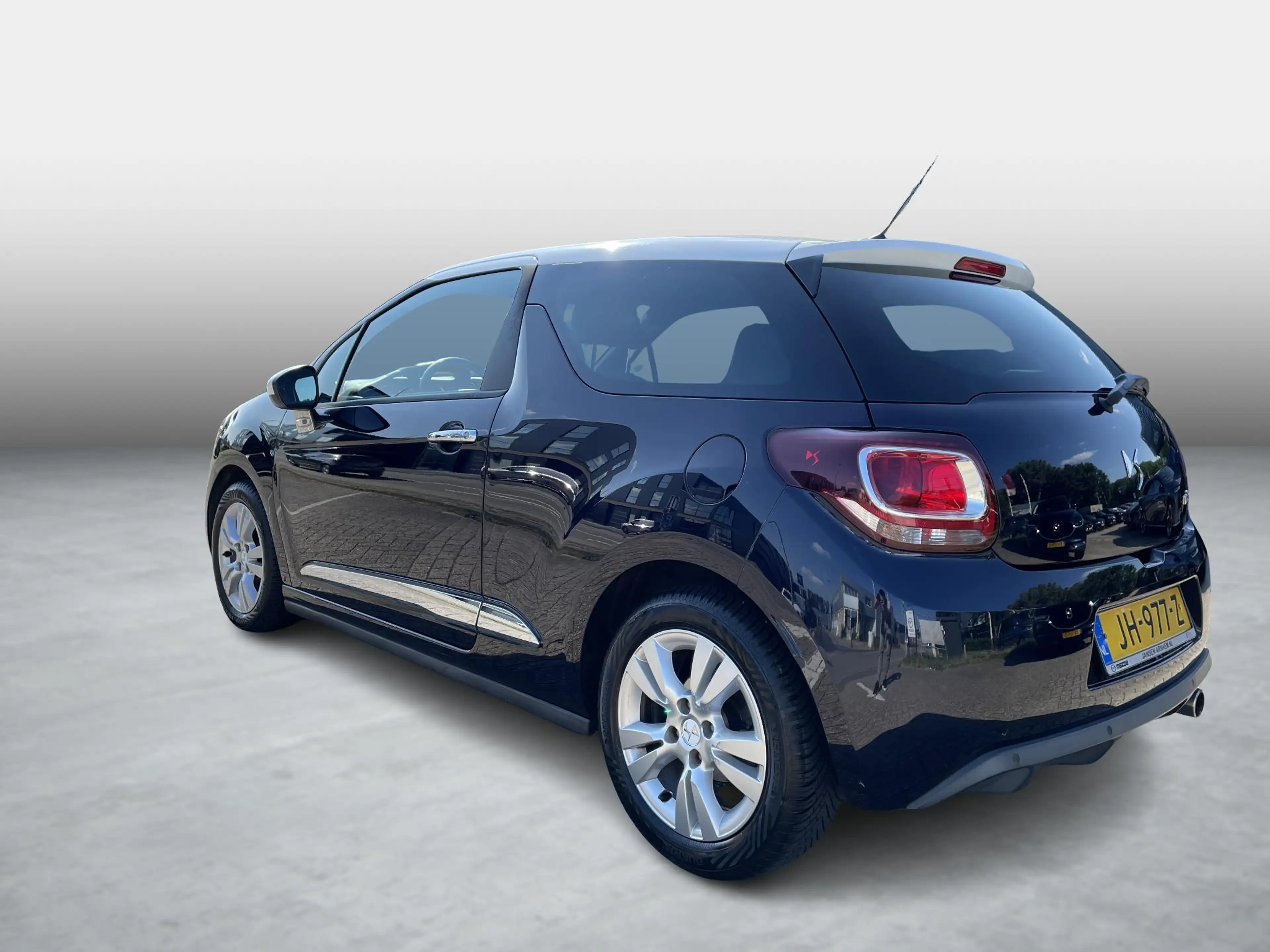 DS Automobiles DS 3 1.2 PureTech Business , Navi, Cruise, Clima, All S — photo 3