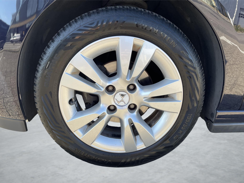 DS Automobiles DS 3 1.2 PureTech Business , Navi, Cruise, Clima, All S — photo 9