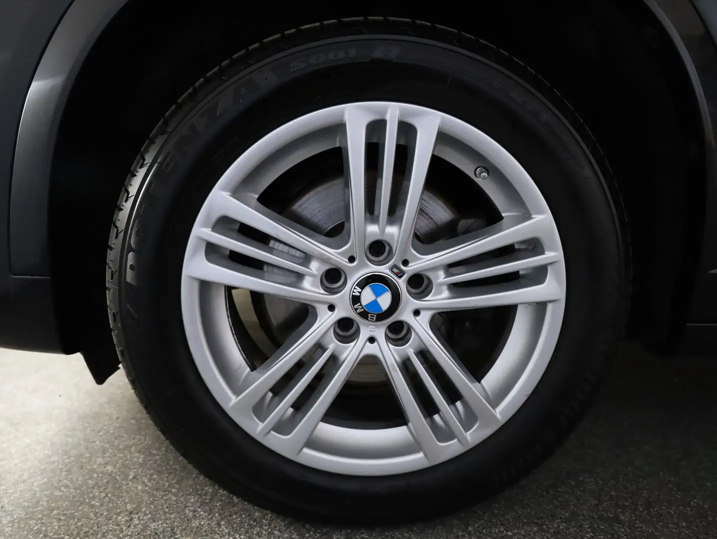 BMW X4 xDrive 30d Aut. Zwart - 2