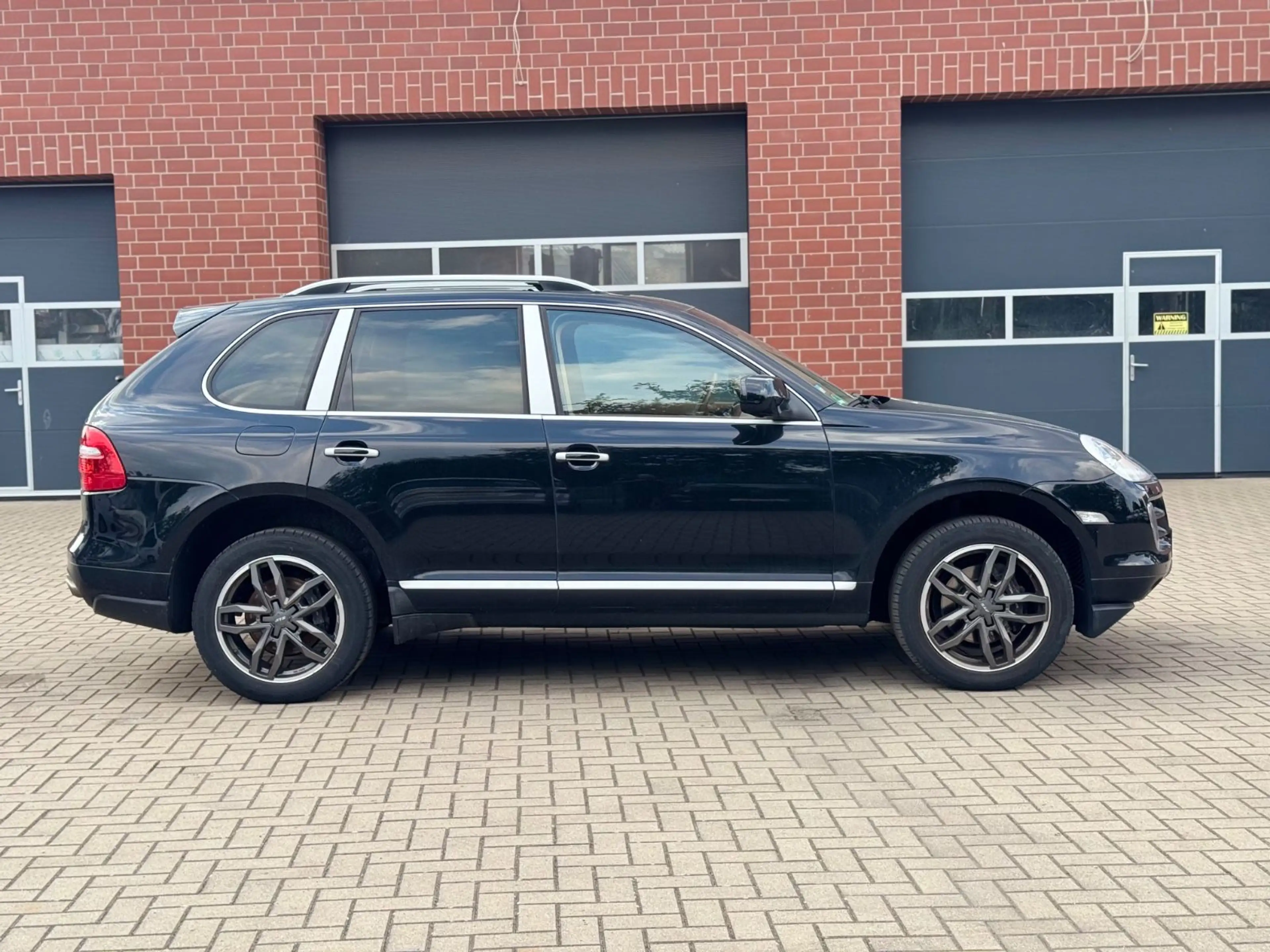Porsche Cayenne Diesel 3.0 V6*LEDER*XENON*NAVI*EGSD*AHK* — photo 9