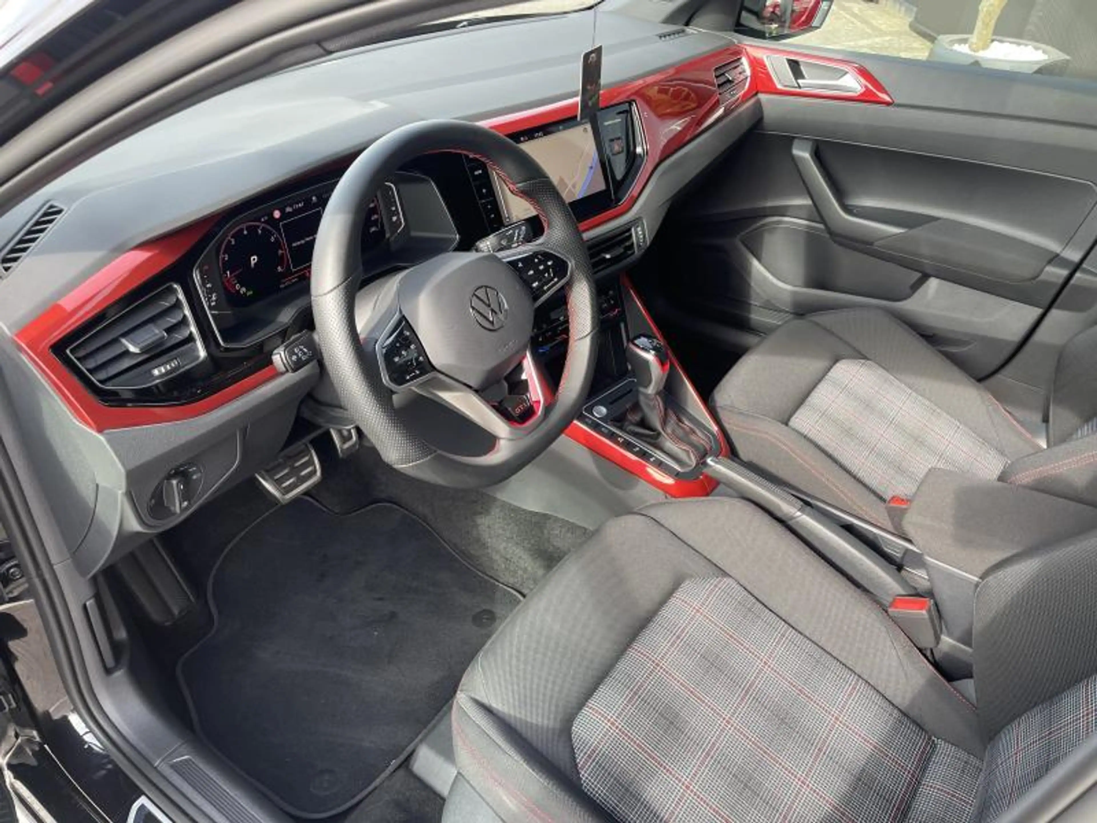 Volkswagen Polo GTI VI GTI/2.0 207ch/Toit Ouvrant/Camera — photo 6