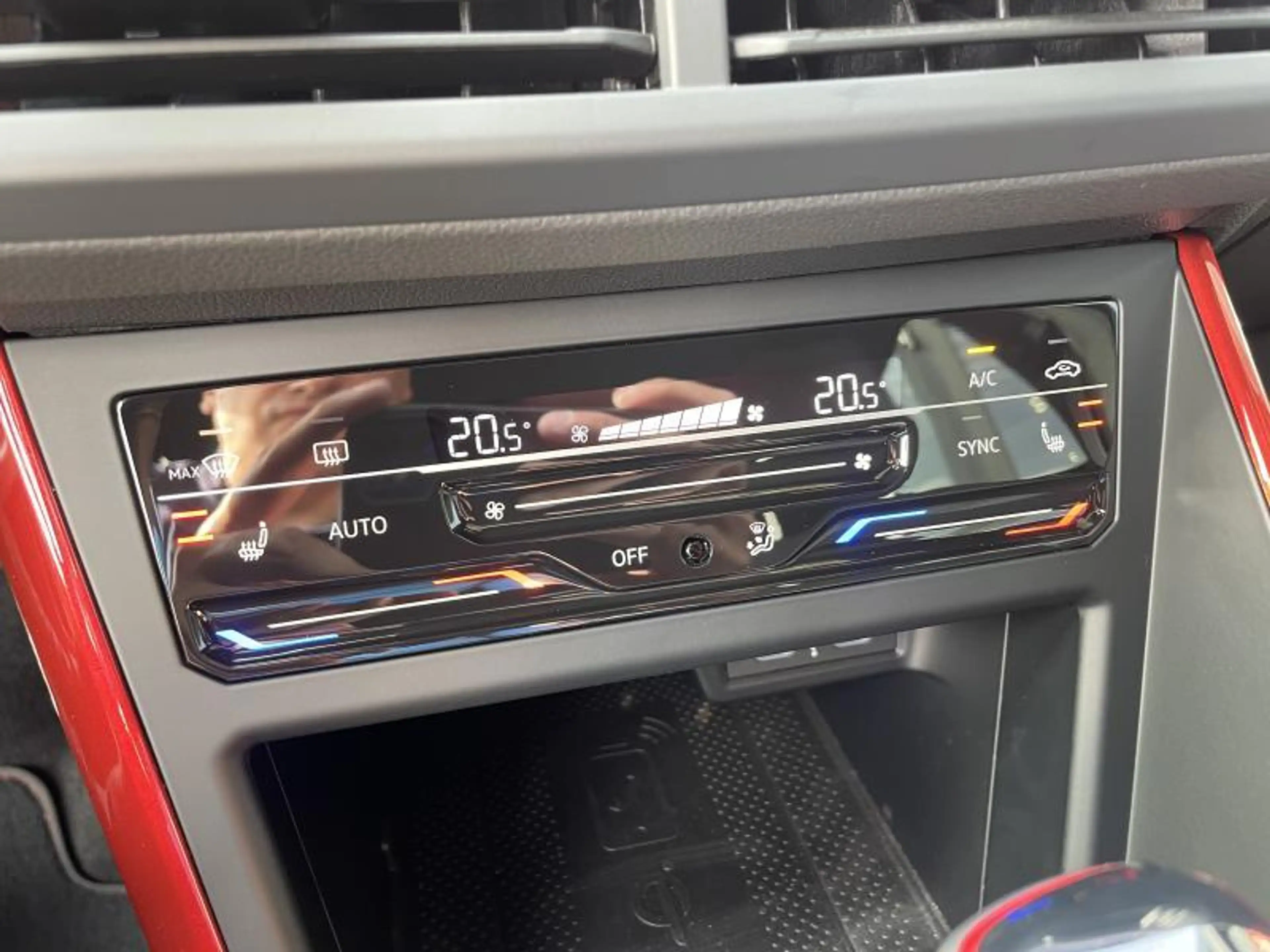 Volkswagen Polo GTI VI GTI/2.0 207ch/Toit Ouvrant/Camera — photo 9