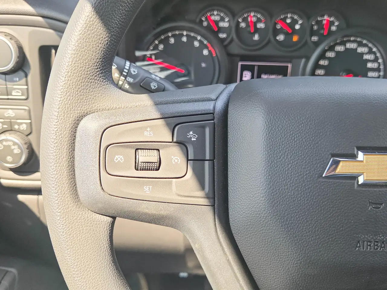 Chevrolet Silverado 1500 снимка Chevrolet Silverado 1500