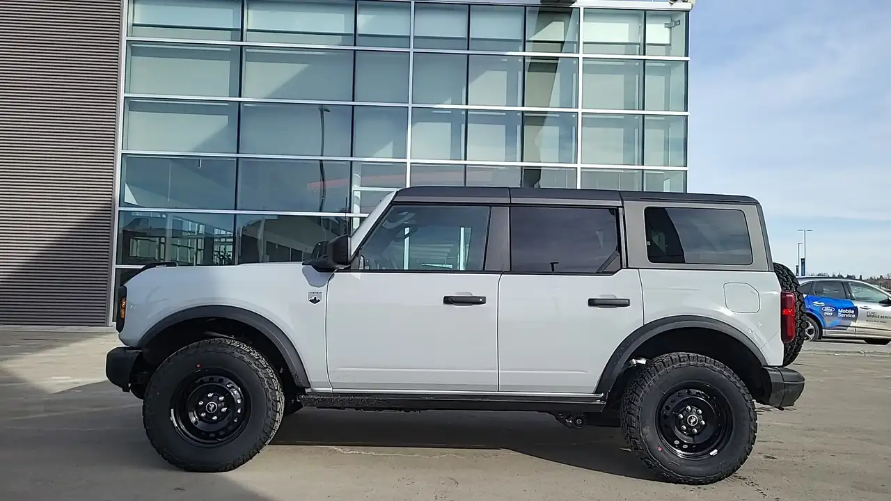 Ford Bronco снимка Ford Bronco