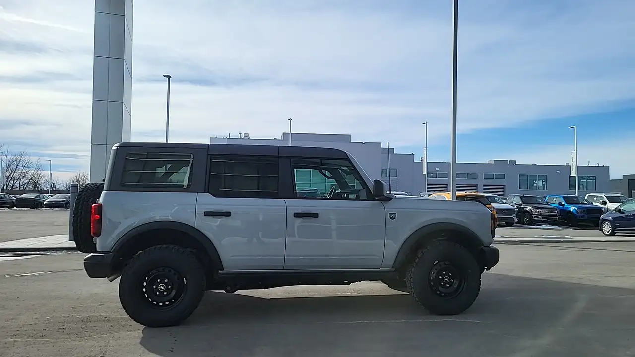 Ford Bronco снимка Ford Bronco
