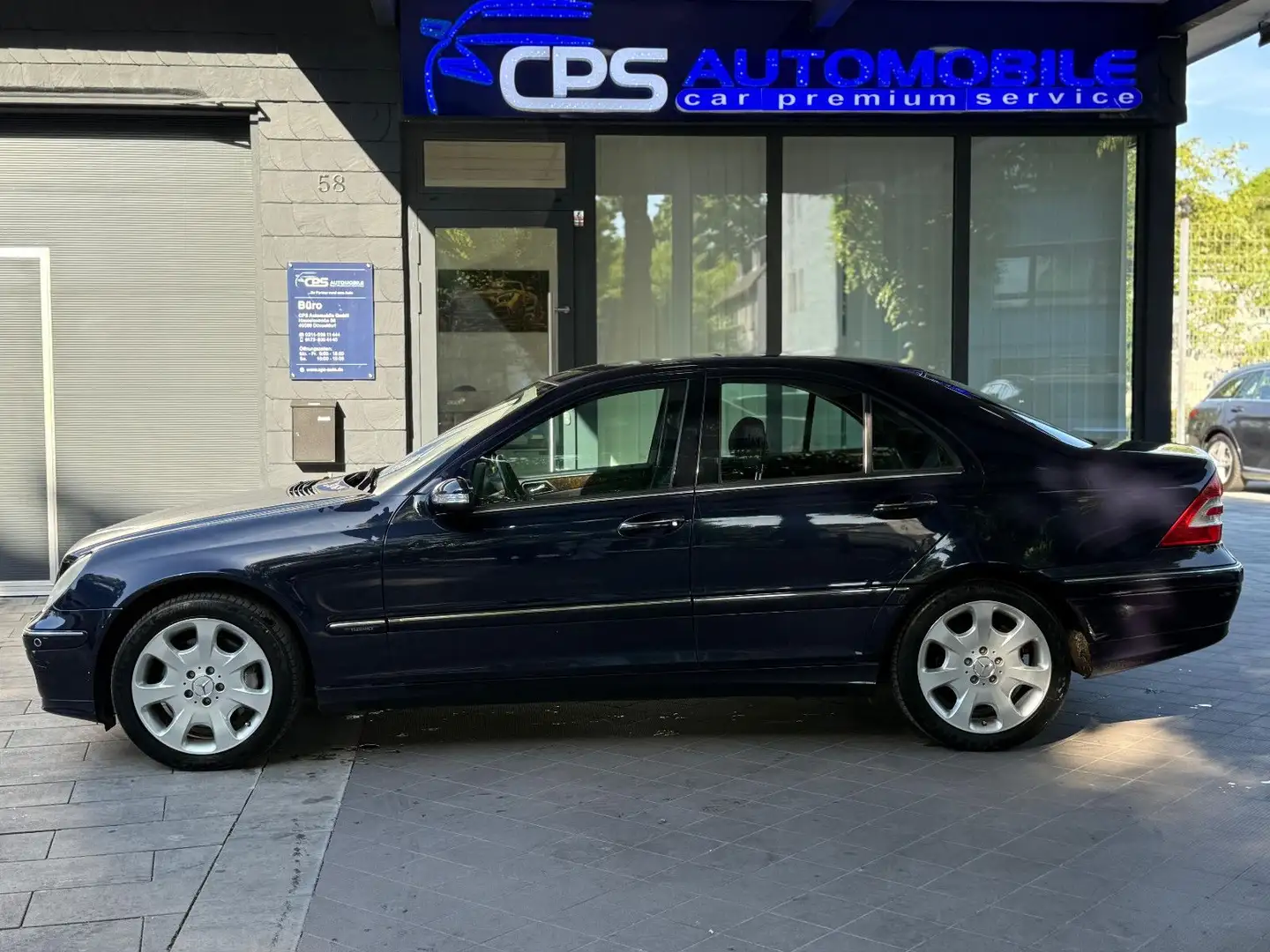Mercedes-Benz C 320 CDI | LIM | Automatik | 2 Hand | TÜV Kék - 2