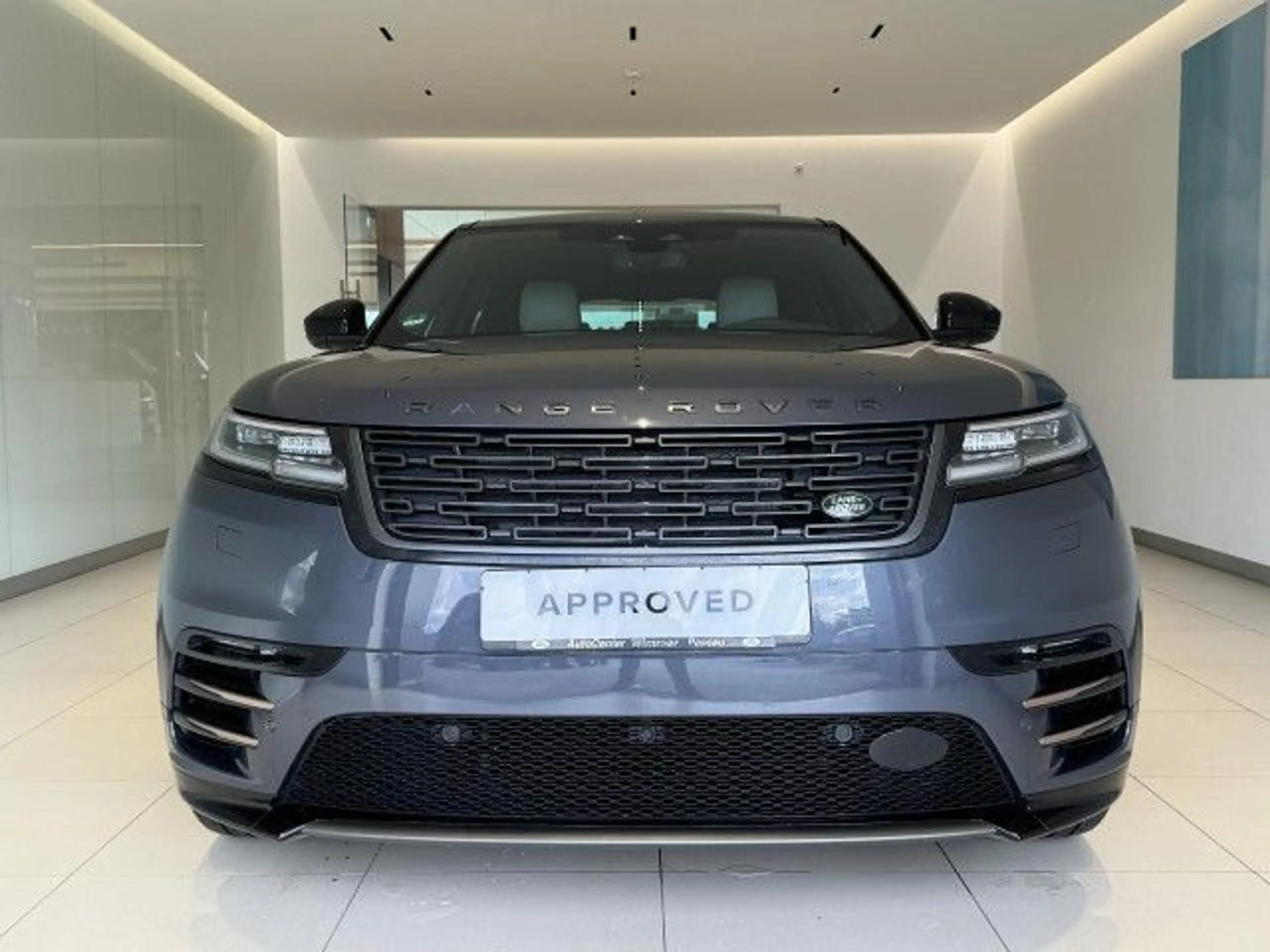 Land Rover Range Rover Velar D300 Dyn SE WinterPaket Pano 21" — photo 8