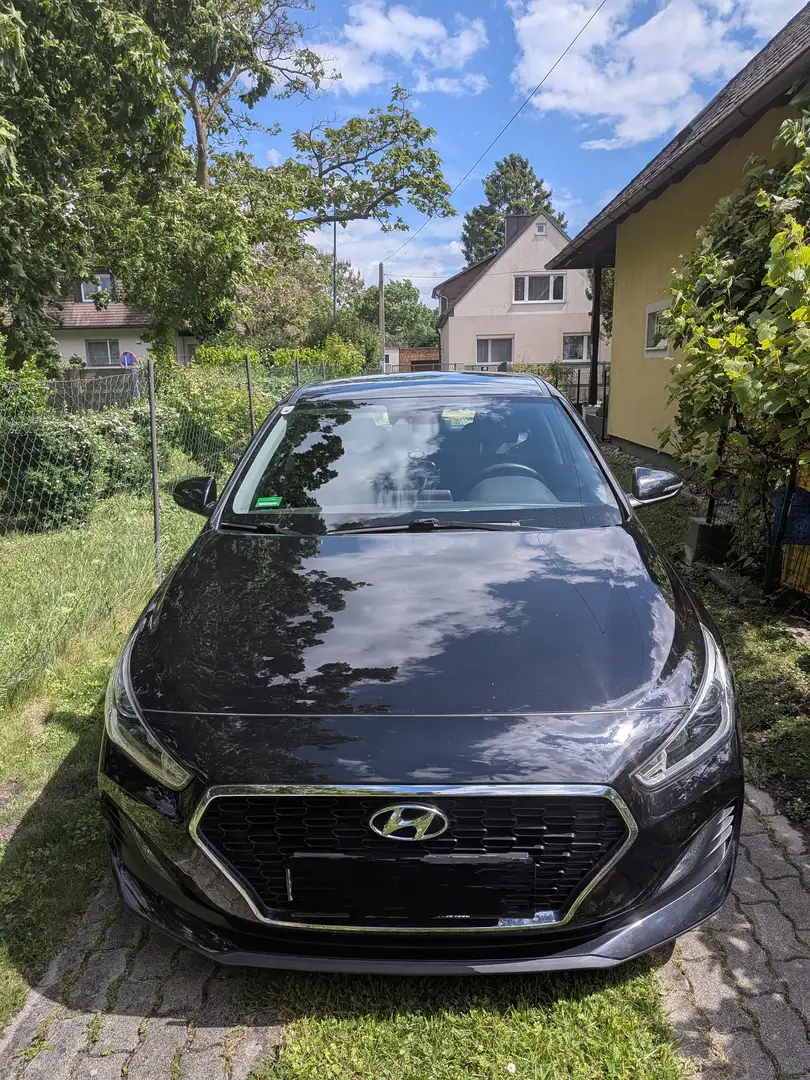 Hyundai i30 Schwarz - 1