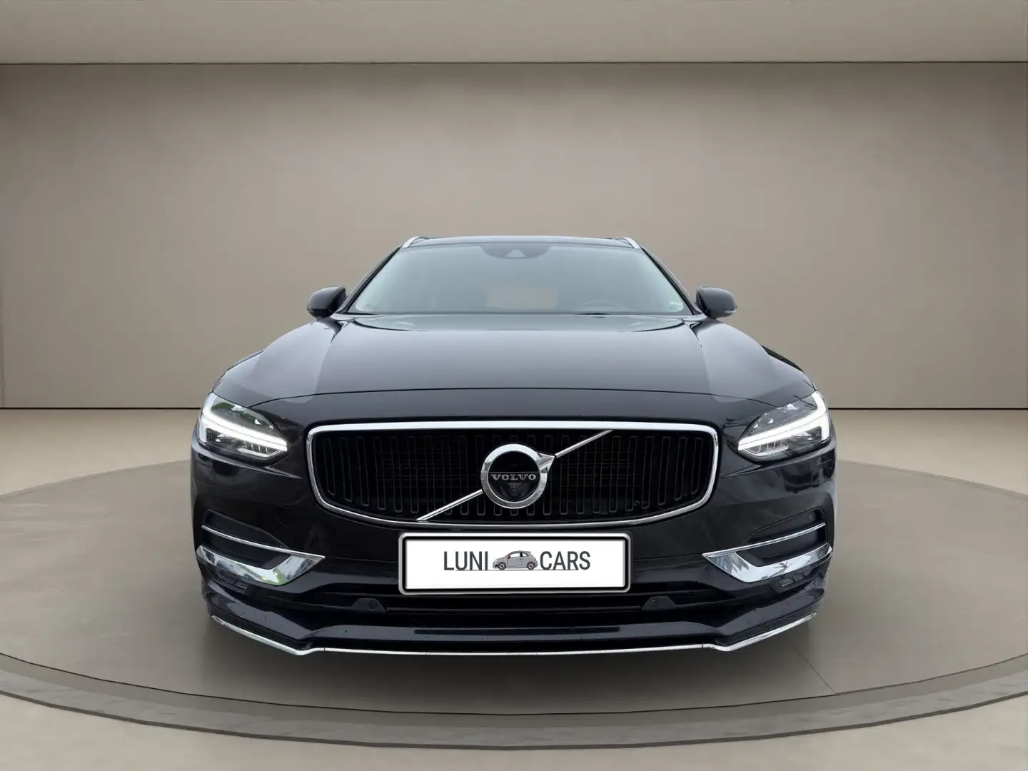 Volvo V90 Kombi Momentum Aut / Standhzg / LED / 360 Schwarz - 2