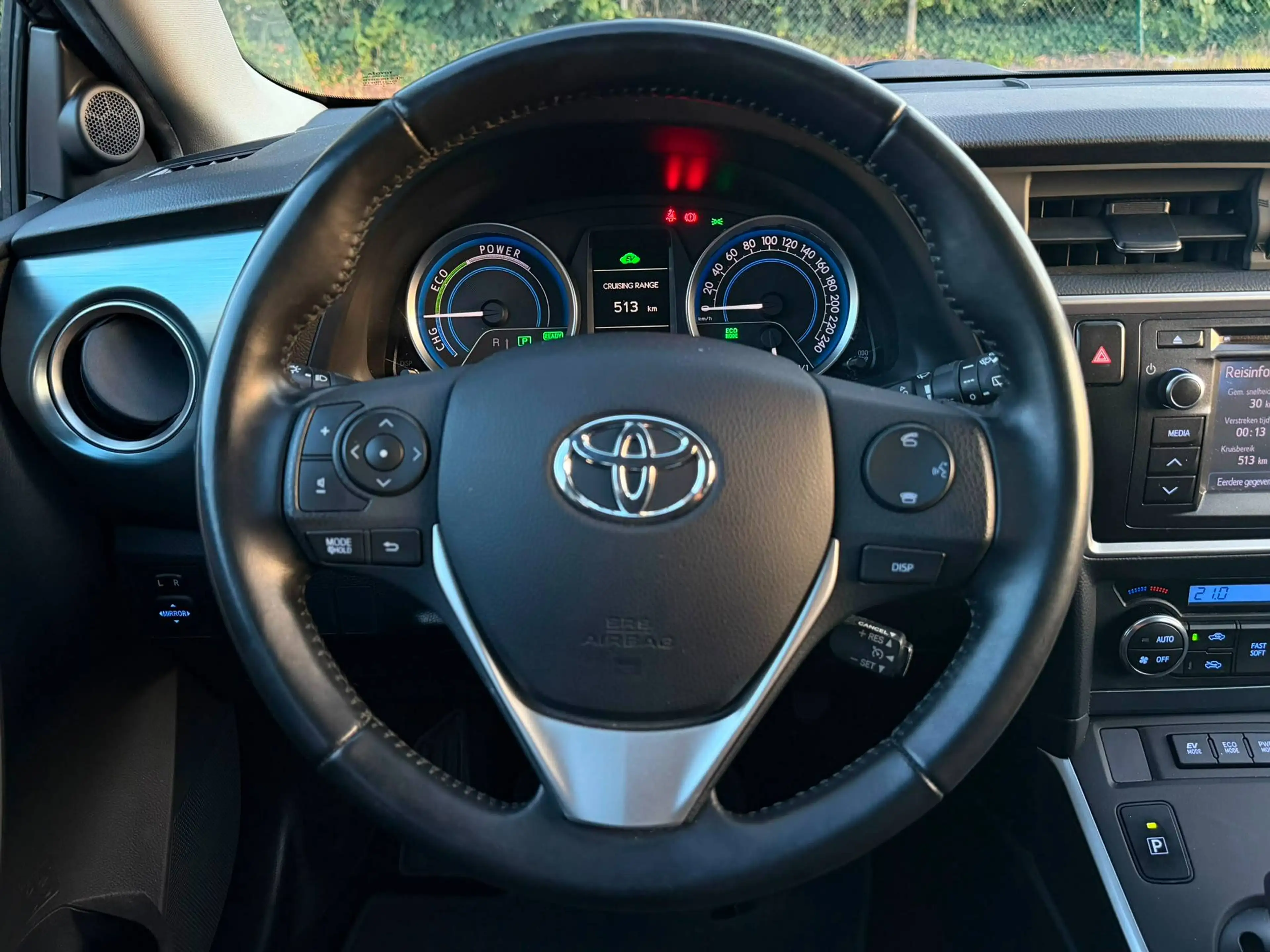Toyota Auris Auris HEV 1.8i HSD Comfort CVT — photo 11