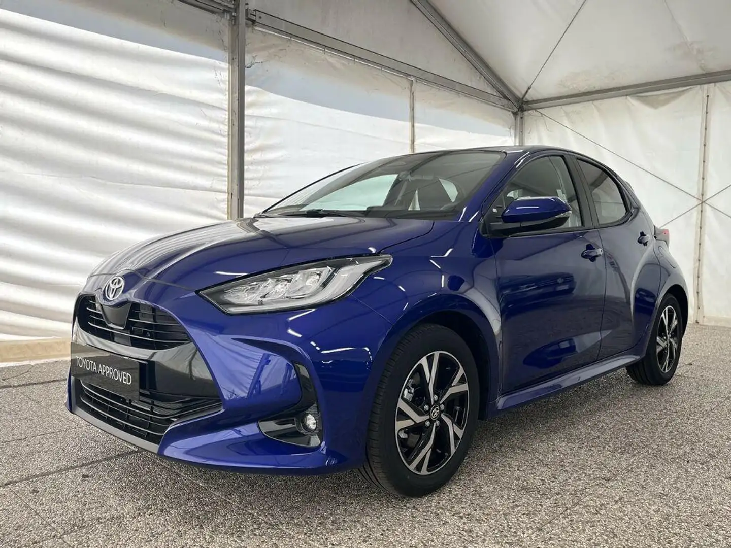 Toyota Yaris 1.5 hybrid Trend Blu/Azzurro - 1