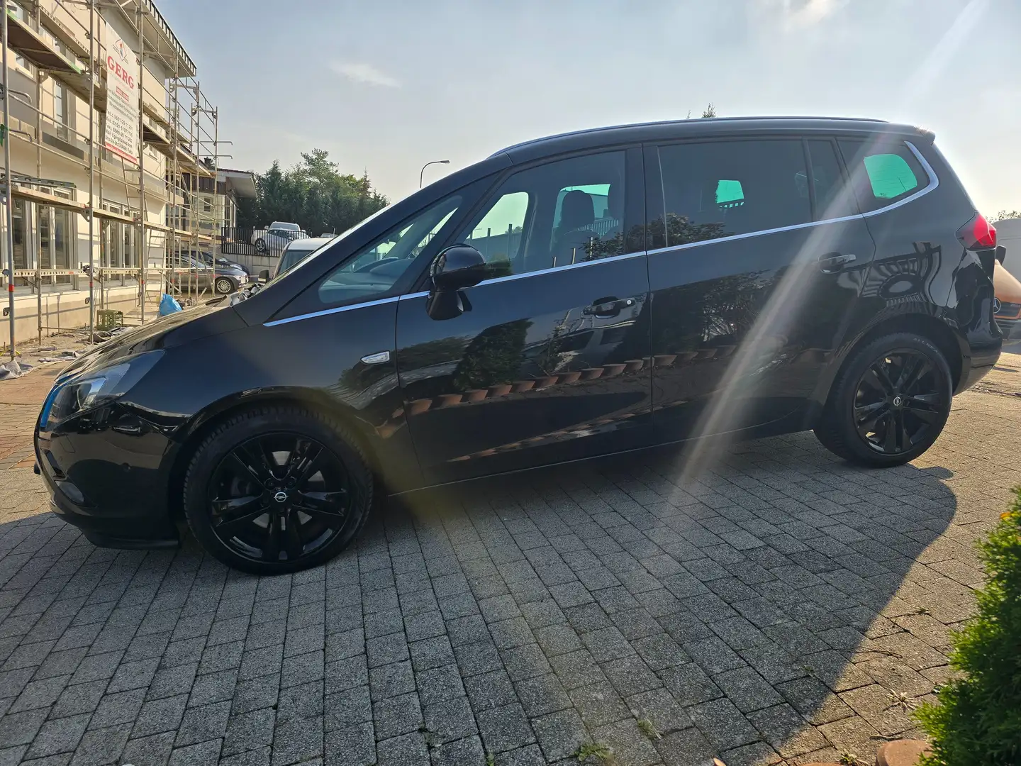 Opel Zafira Life 2.0 CDTI Sport, AUTOMATIK, PDC, SHZ, Navi, Tempo Schwarz - 2