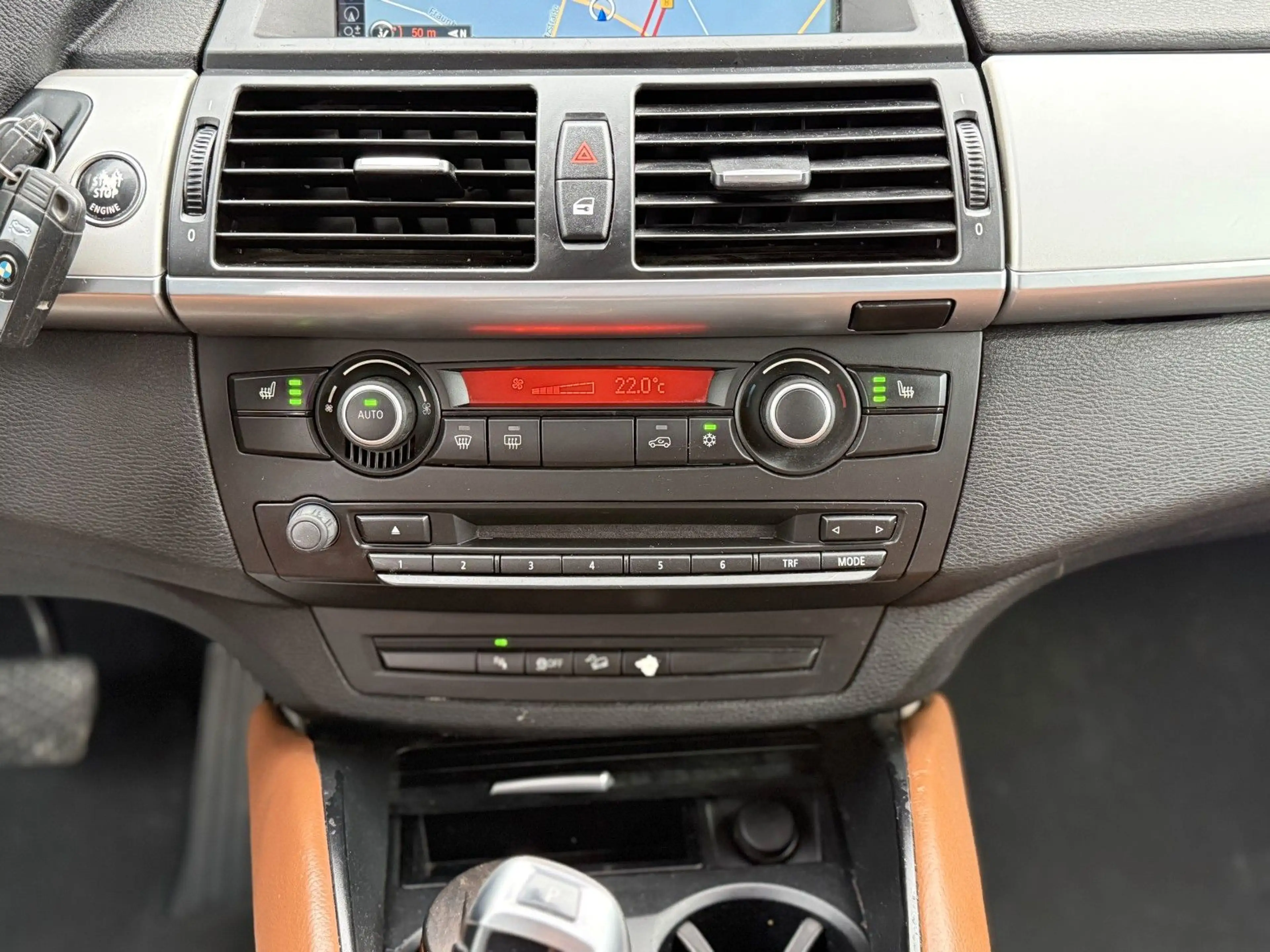 BMW X6 3.0d xDrive Bi-Xenon Leder Navi SHZ PDC — photo 15