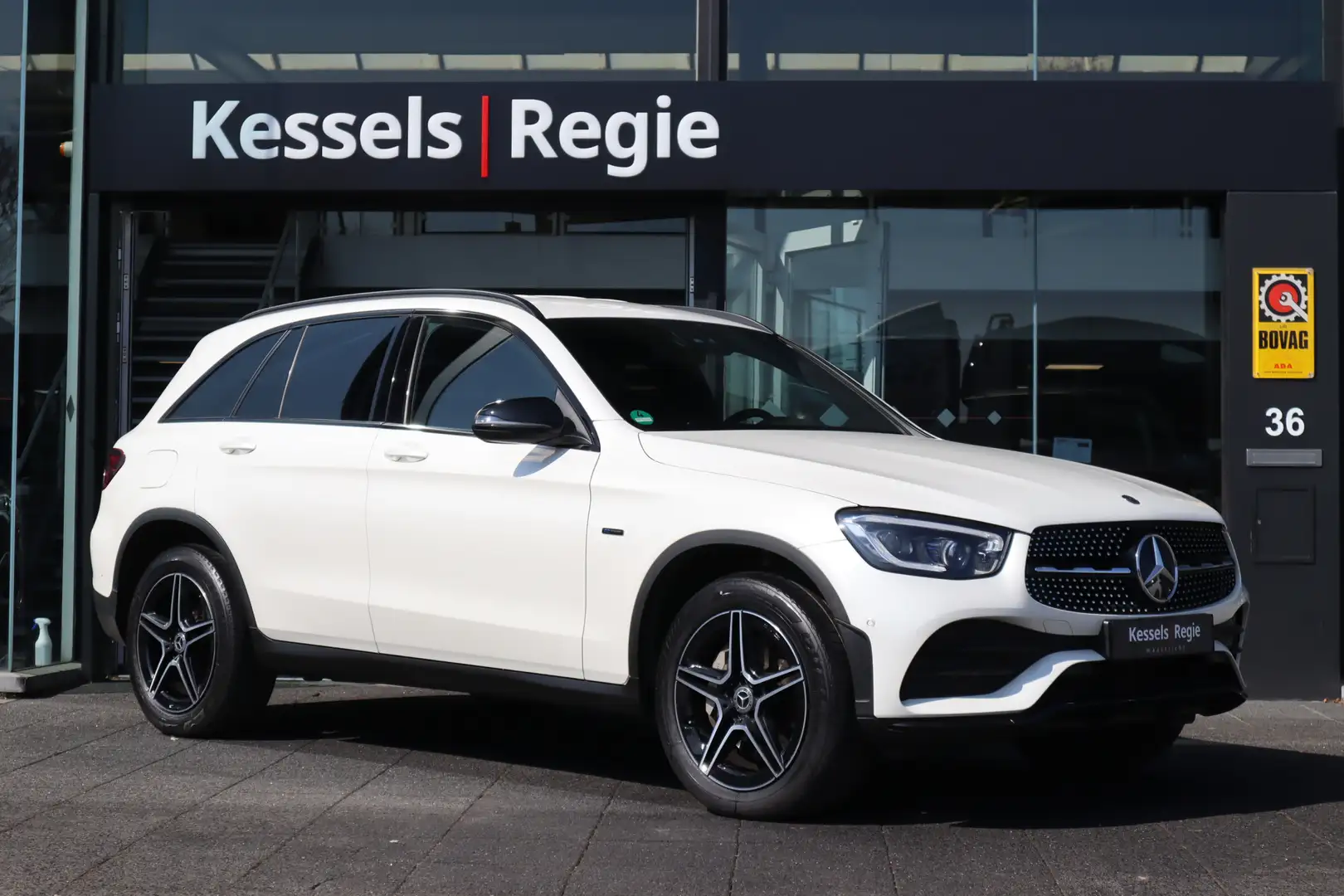 Mercedes-Benz GLC 300 300e 4MATIC AMG Navi Led Leer Camera Wit - 2