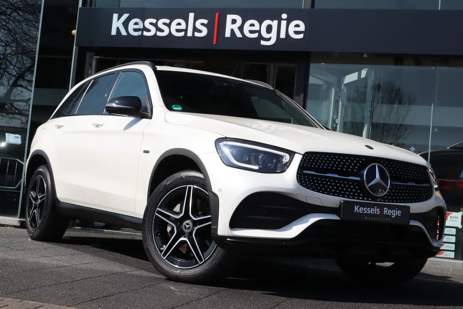 Mercedes-Benz GLC 300 300e 4MATIC AMG Navi Led Leer Camera Wit - 1