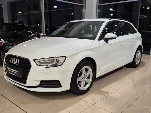 Audi A3 Sportback 30 TFSI,Xenon,1 Hand