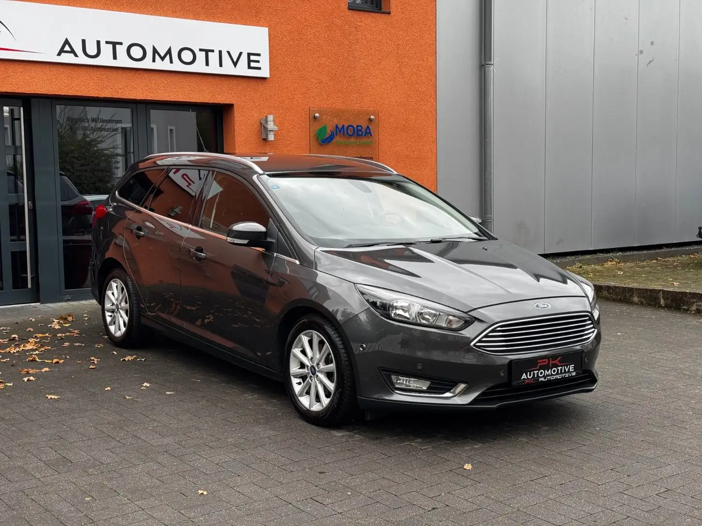 Ford Focus Turnier Titanium 1.0 EcoBoost* Grau - 2