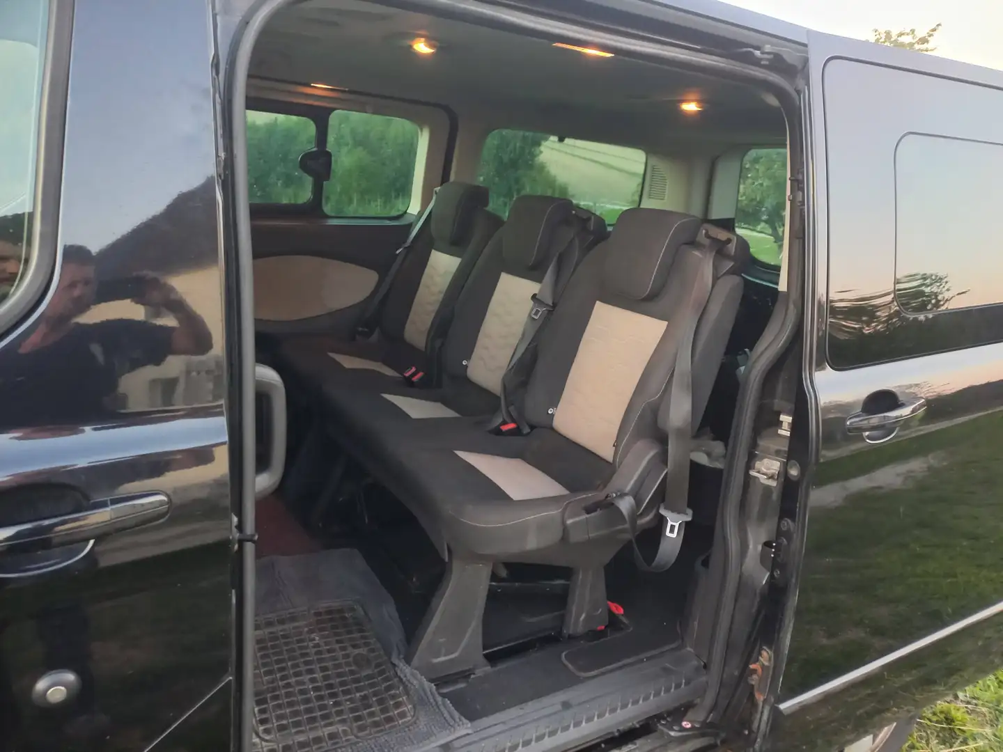 Ford Tourneo Custom Tourneo Custom L1H1 Titanium 2,2 TDCi Titanium Schwarz - 1