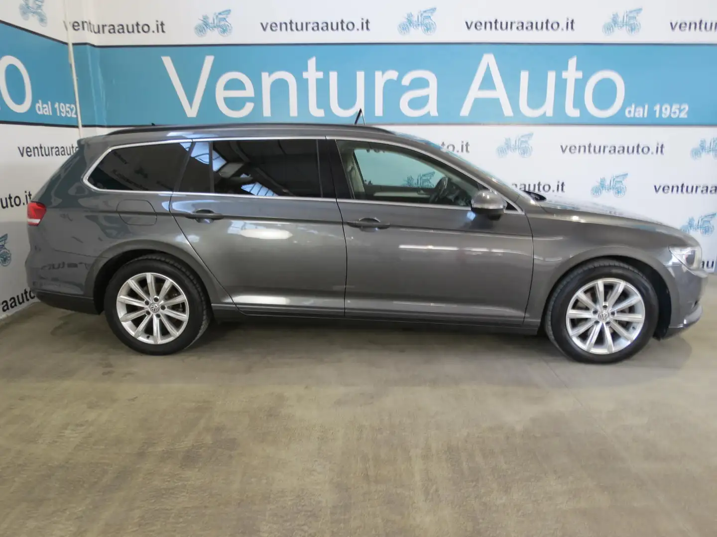 Volkswagen Passat Variant 1.6 TDI 120 CV DSG BUSINESS Grau - 2