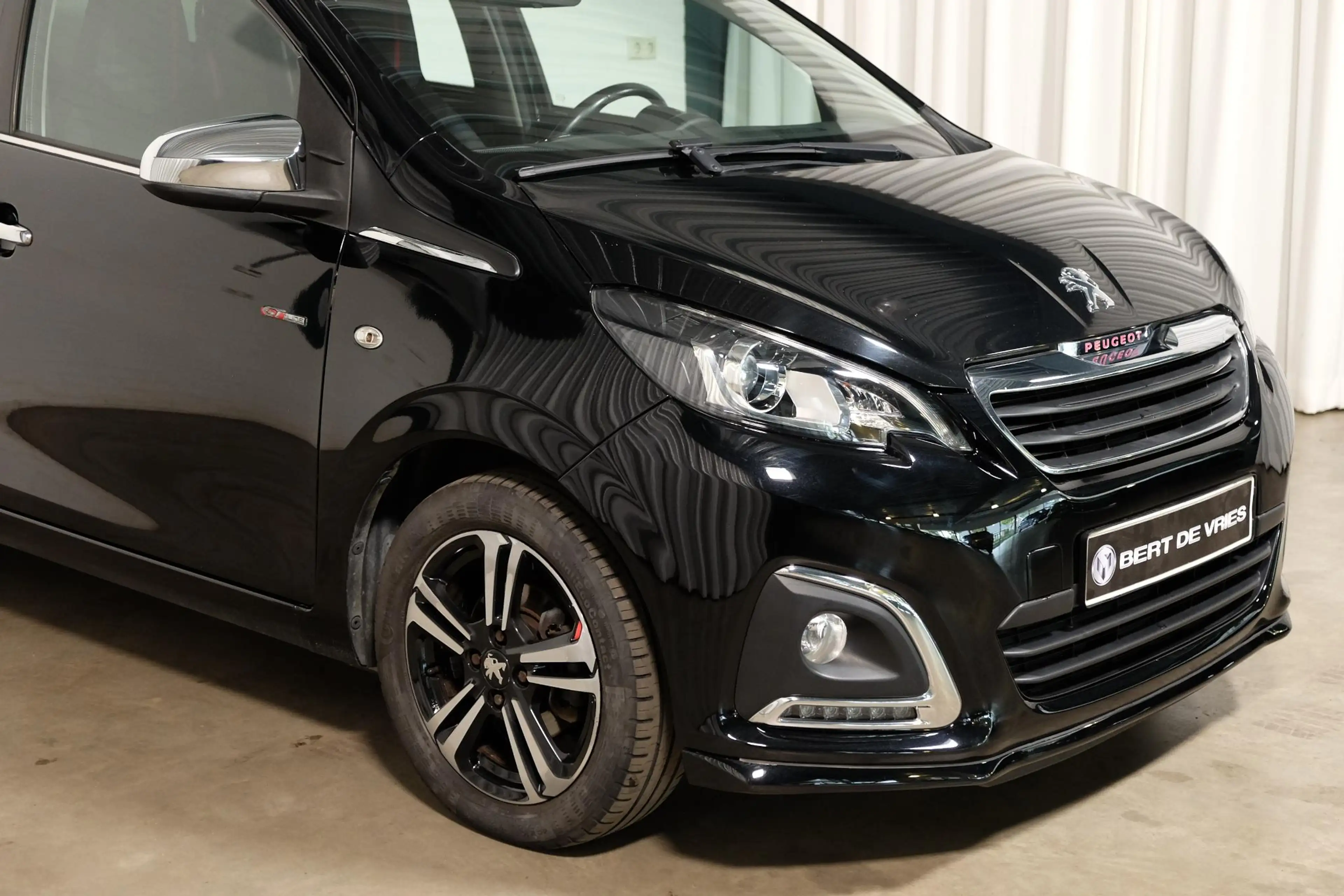 Peugeot 108 1.2 Puretech GT-Line — photo 5