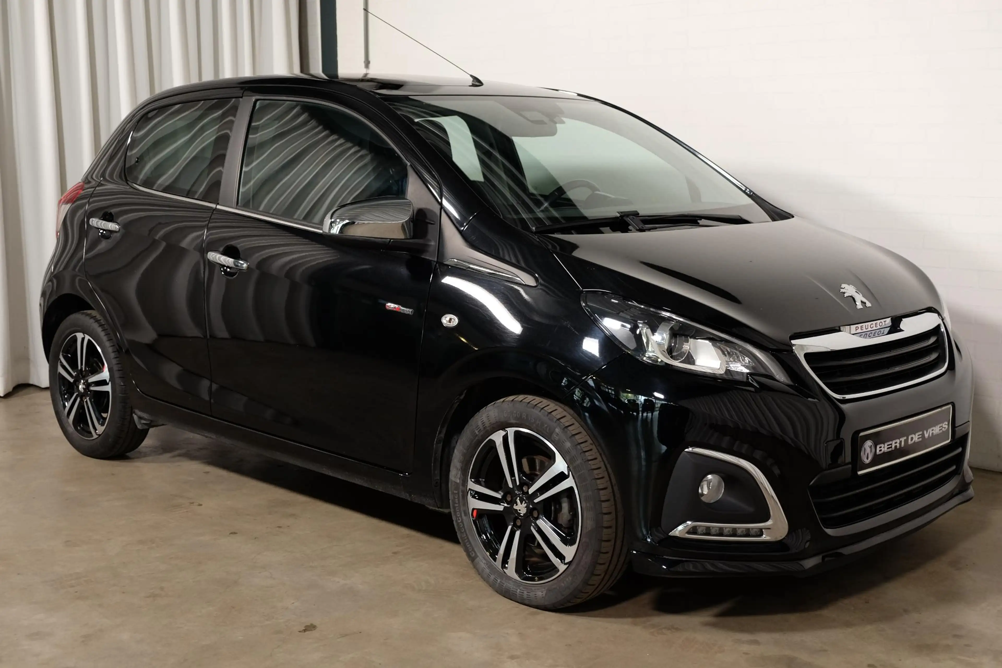 Peugeot 108 1.2 Puretech GT-Line — photo 6