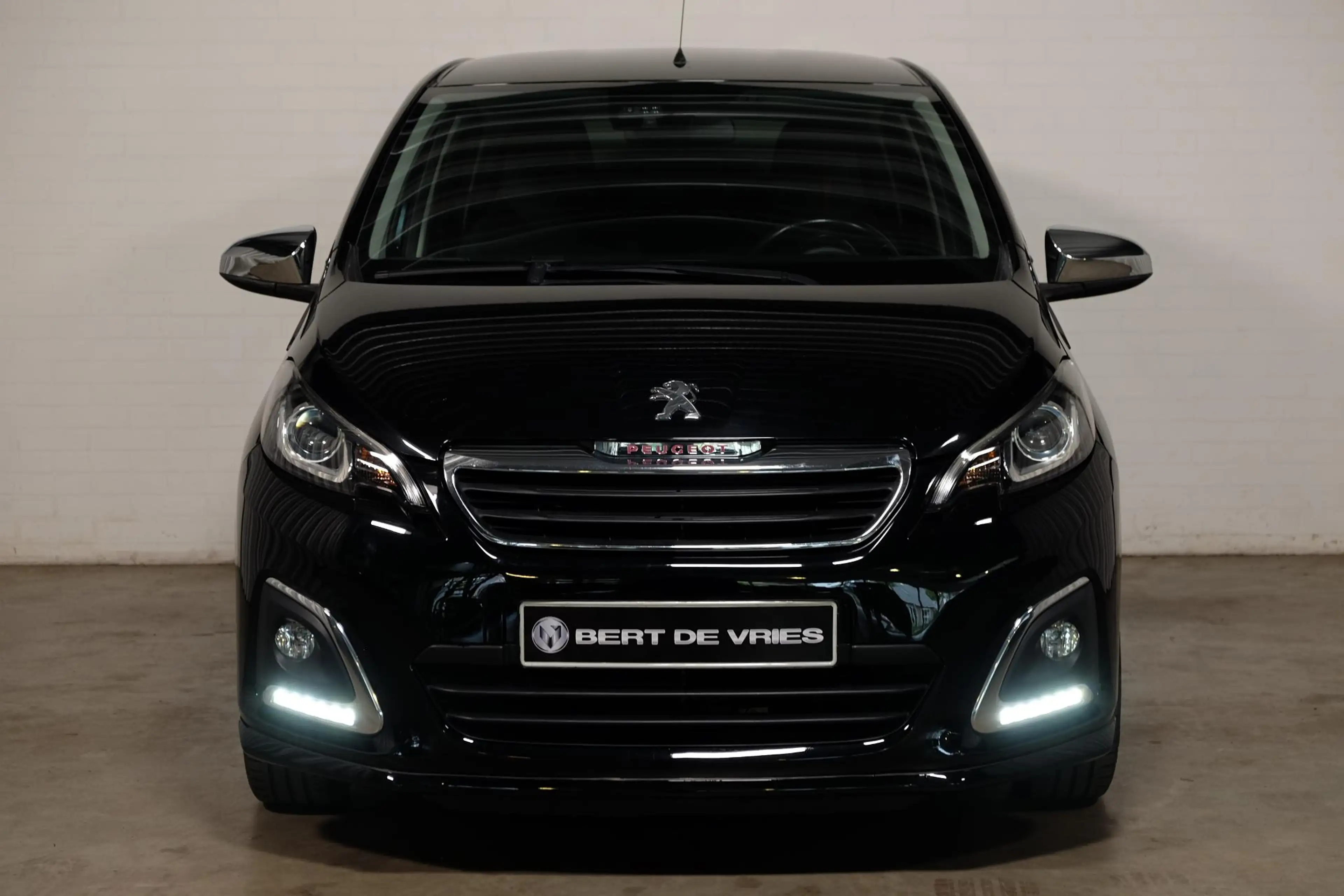 Peugeot 108 1.2 Puretech GT-Line — photo 9