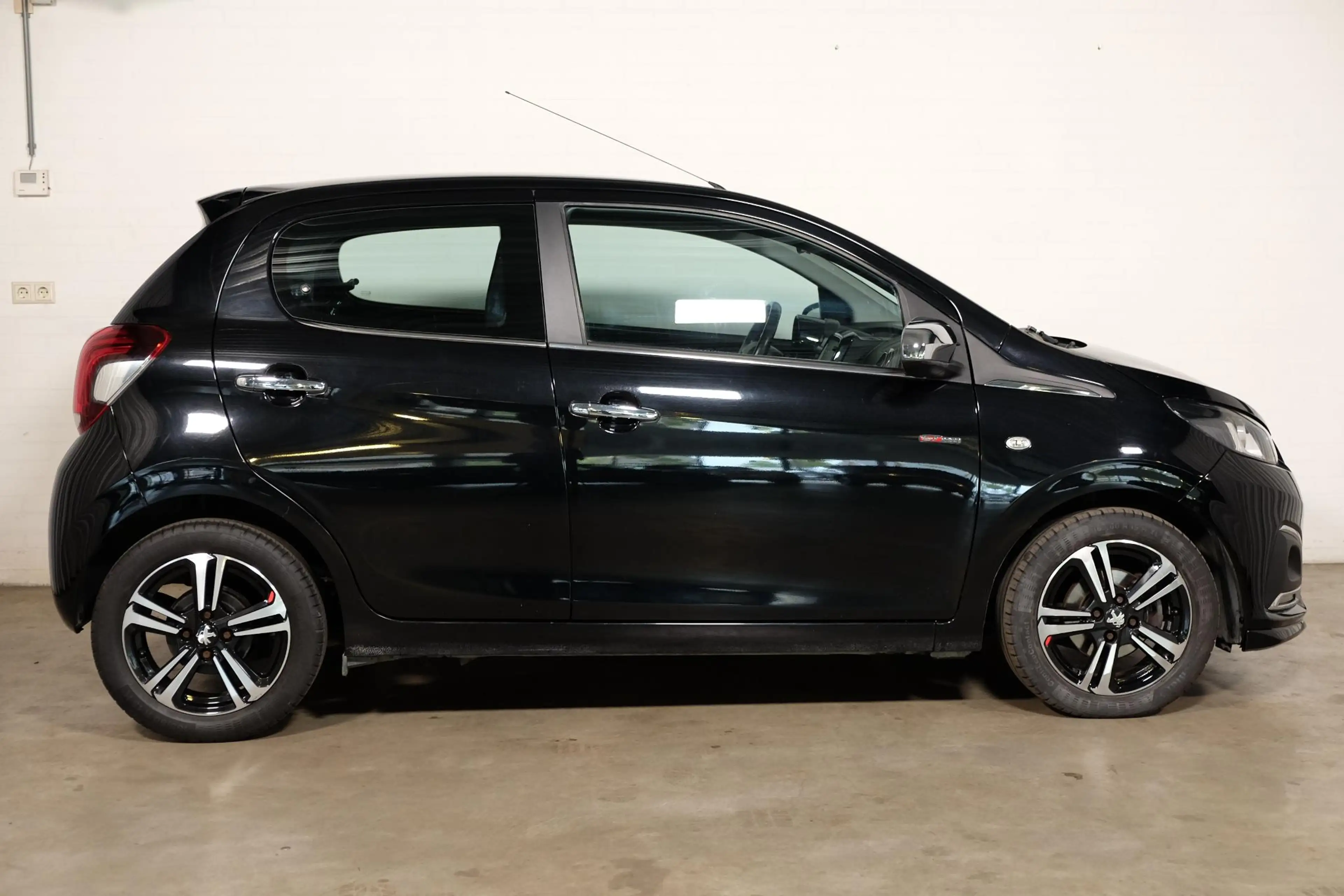 Peugeot 108 1.2 Puretech GT-Line — photo 7
