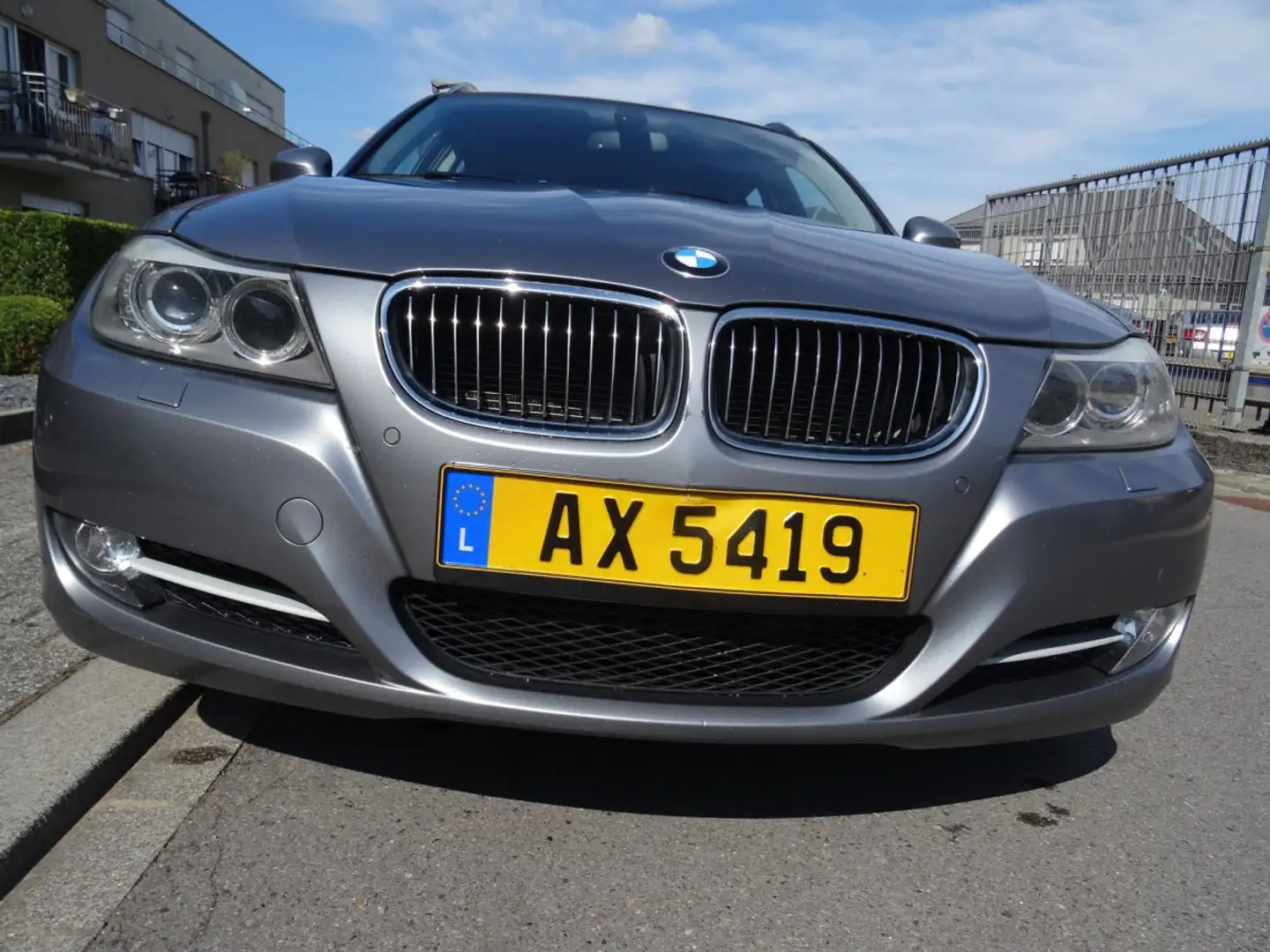 BMW 320 d Automatique Gris - 2