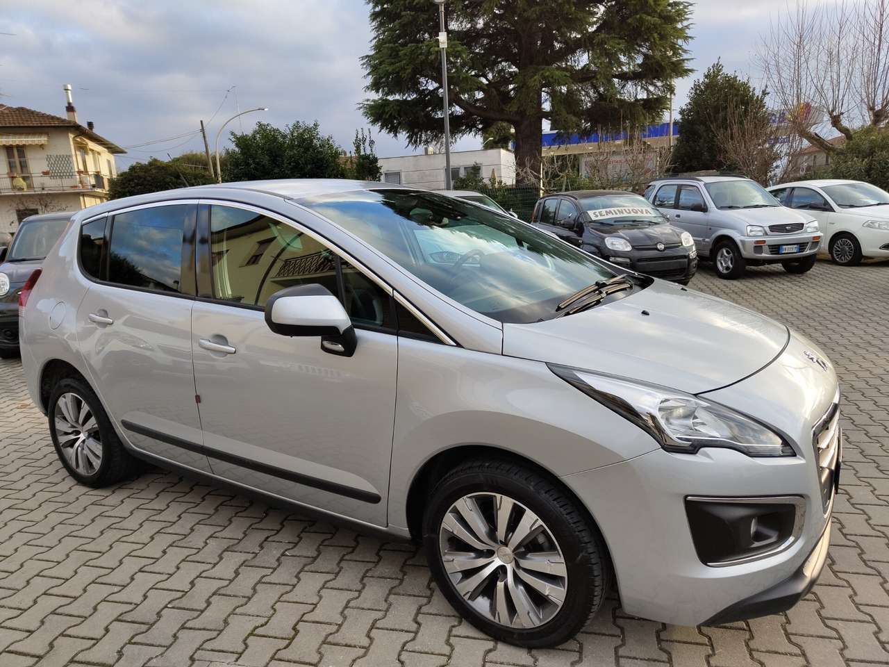 Peugeot 3008 1.6 HDi 115CV Access