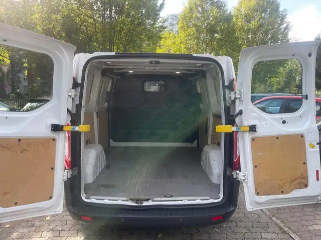 Ford Transit Custom view 15