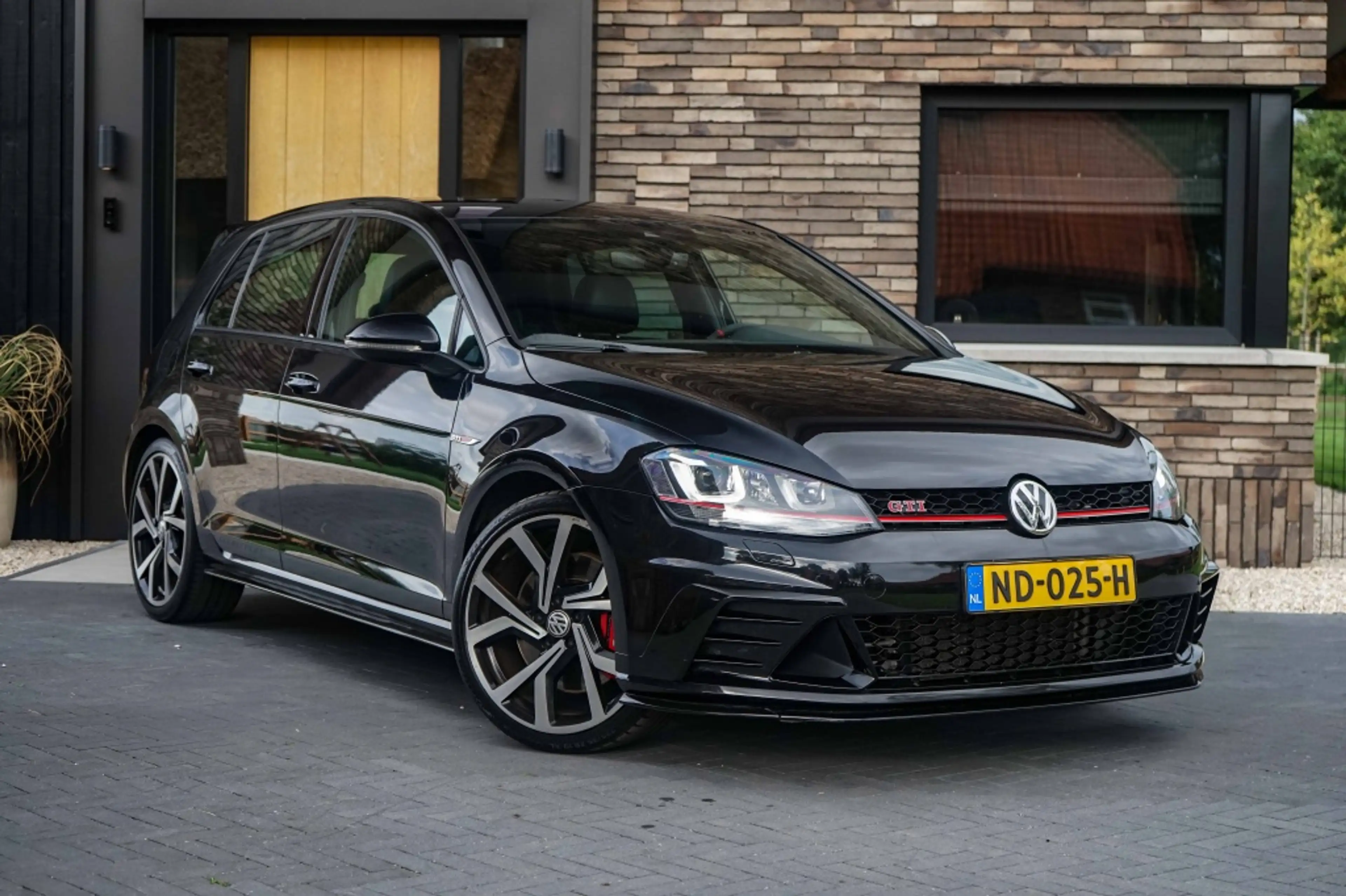 Volkswagen Golf GTI 7 Clubsport DSG 265PK — photo 2