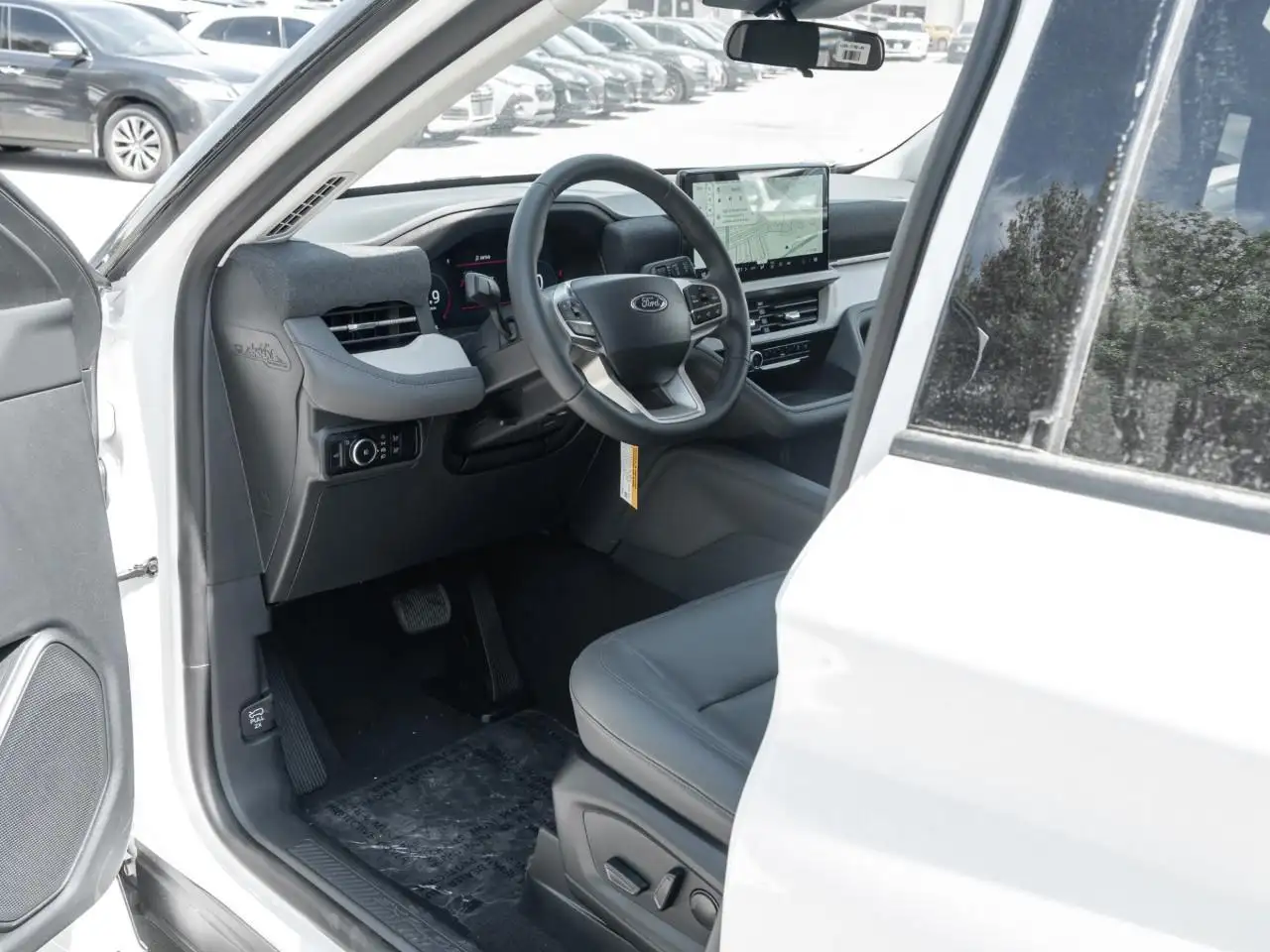 Ford Explorer photo Ford Explorer
