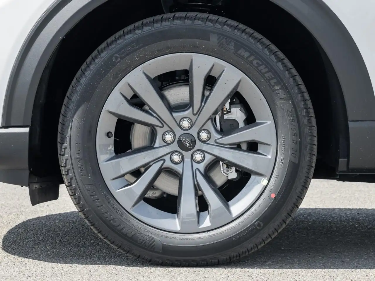 Ford Explorer photo Ford Explorer