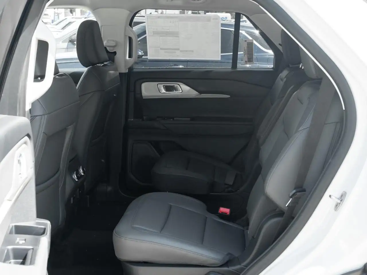 Ford Explorer photo Ford Explorer