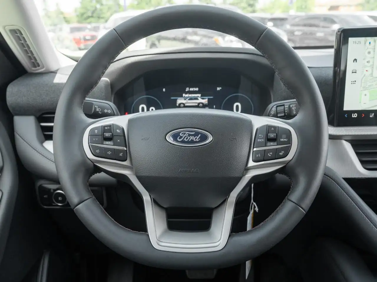 Ford Explorer photo Ford Explorer