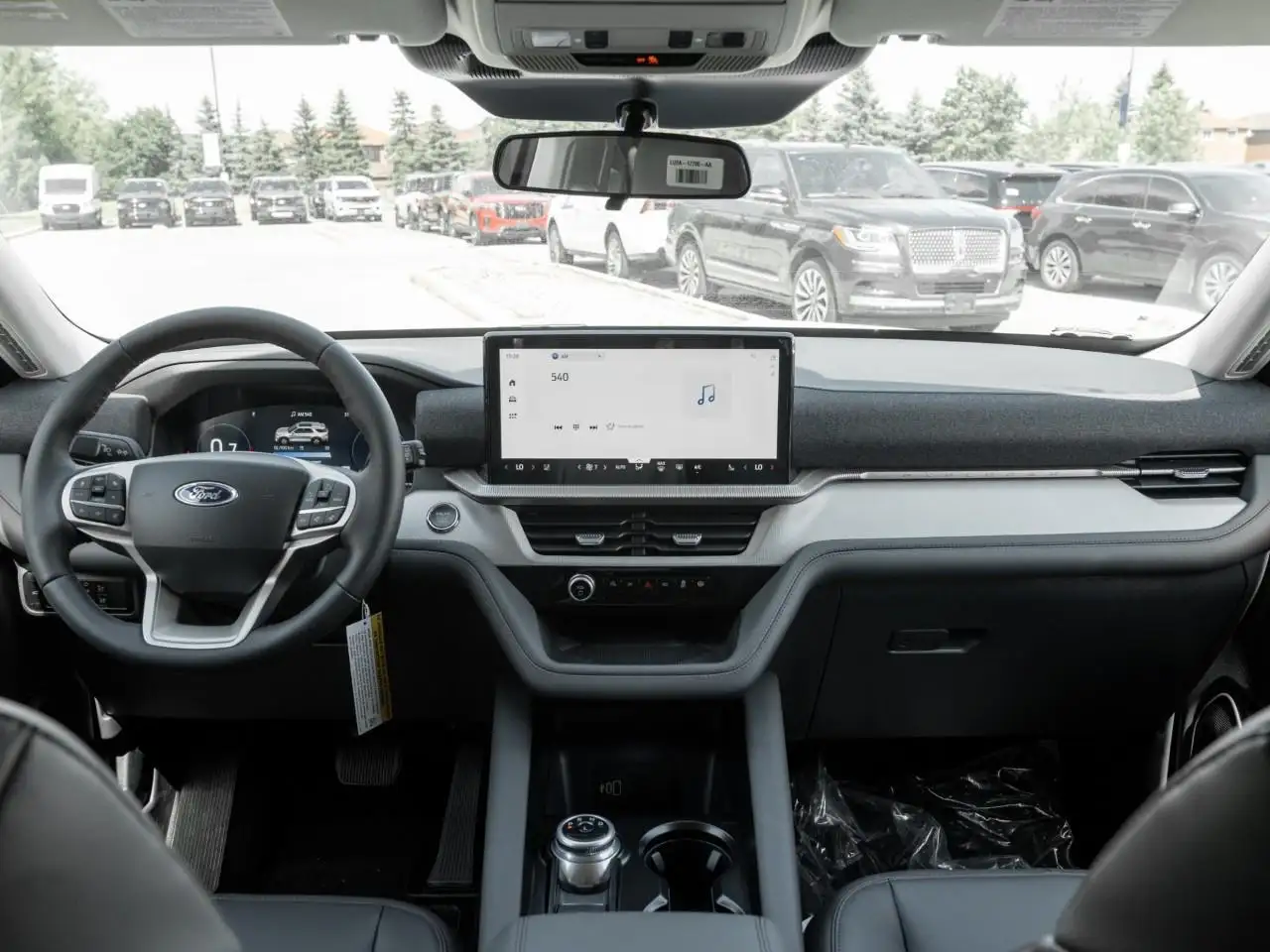 Ford Explorer photo Ford Explorer