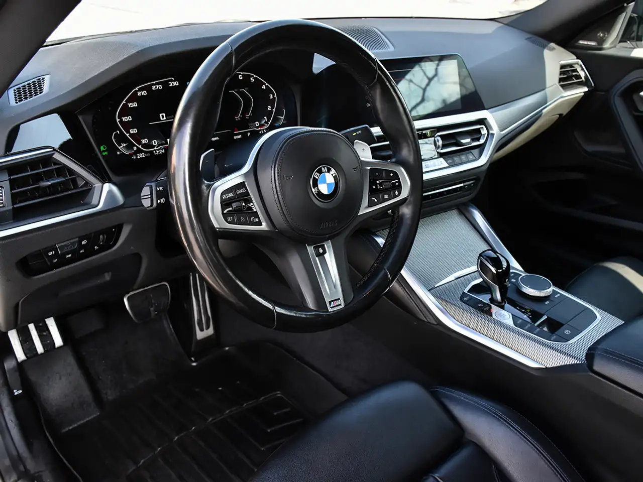 BMW 2 Series снимка BMW 2 Series