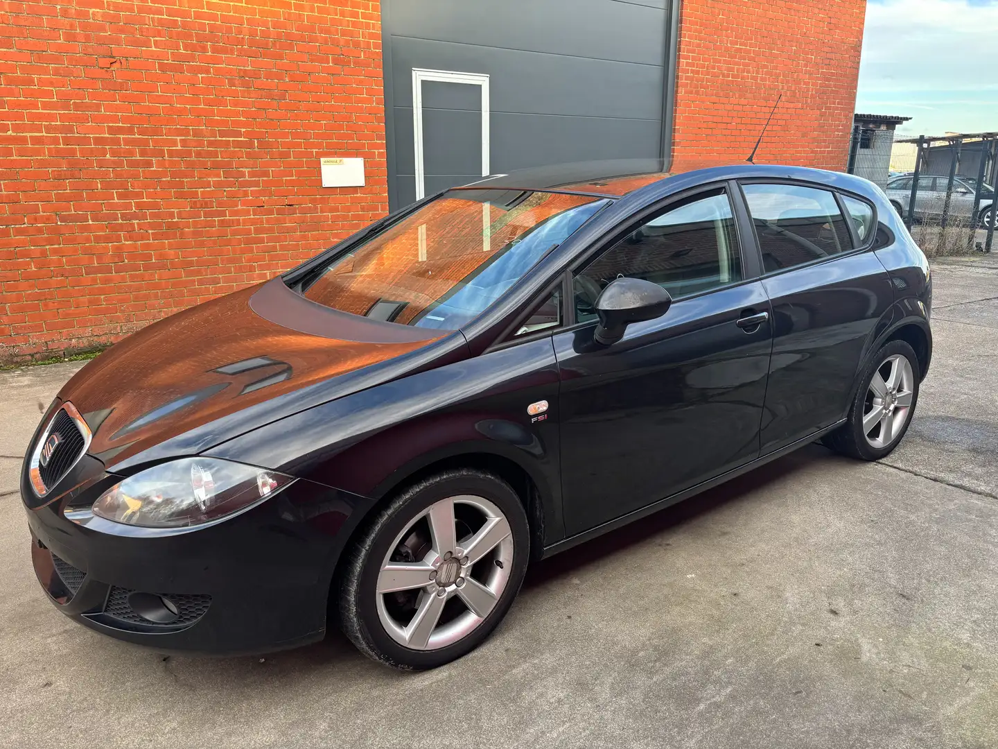 SEAT Leon Leon 2.0i 16v FSI Stylance Tiptronic Zwart - 2