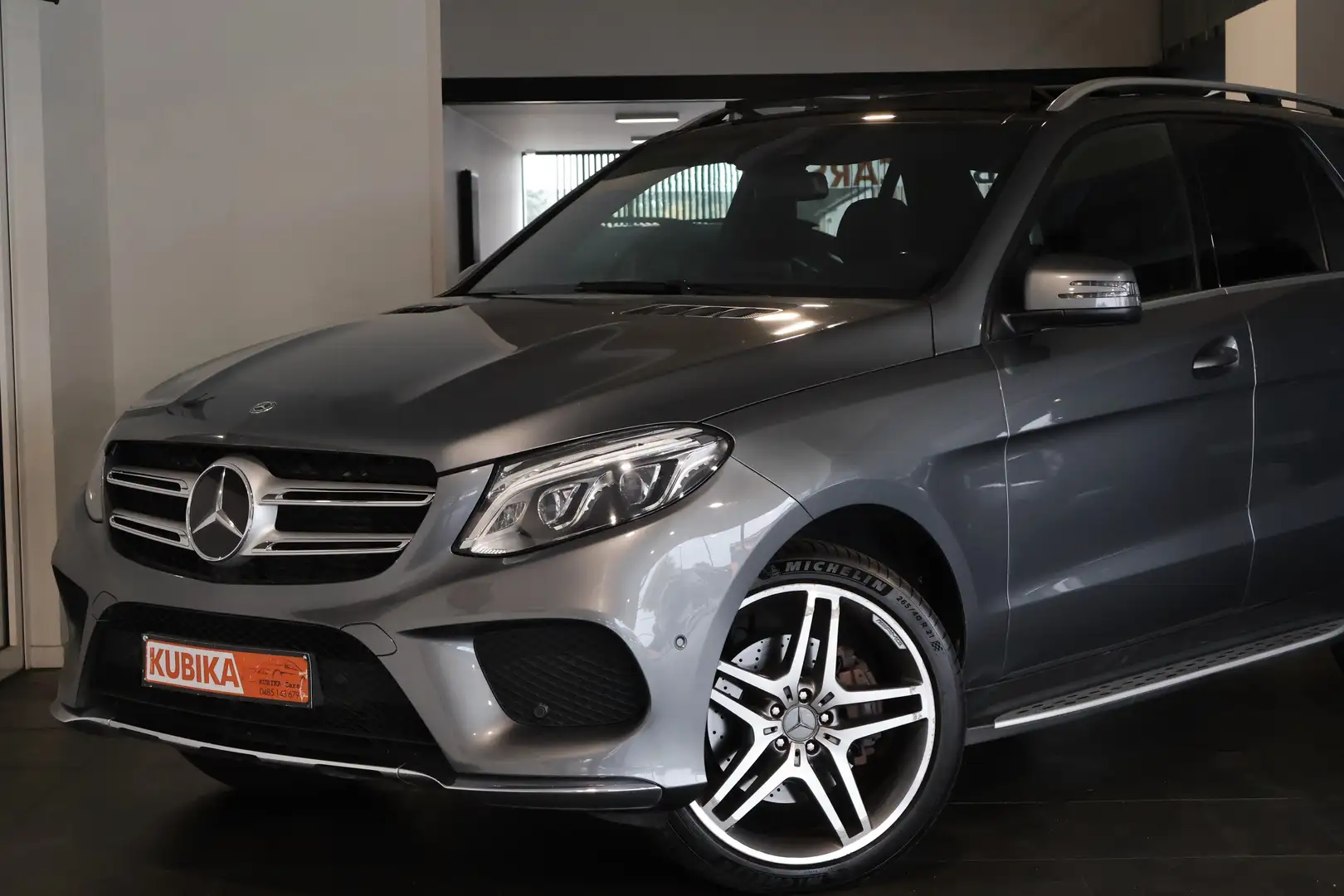 Mercedes-Benz GLE 250 GLE 250 d 4Matic 9G-TRONIC AMG Line ACC Garantie* Grijs - 2