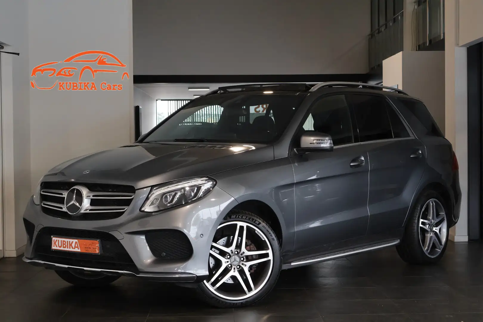 Mercedes-Benz GLE 250 GLE 250 d 4Matic 9G-TRONIC AMG Line ACC Garantie* Grijs - 1